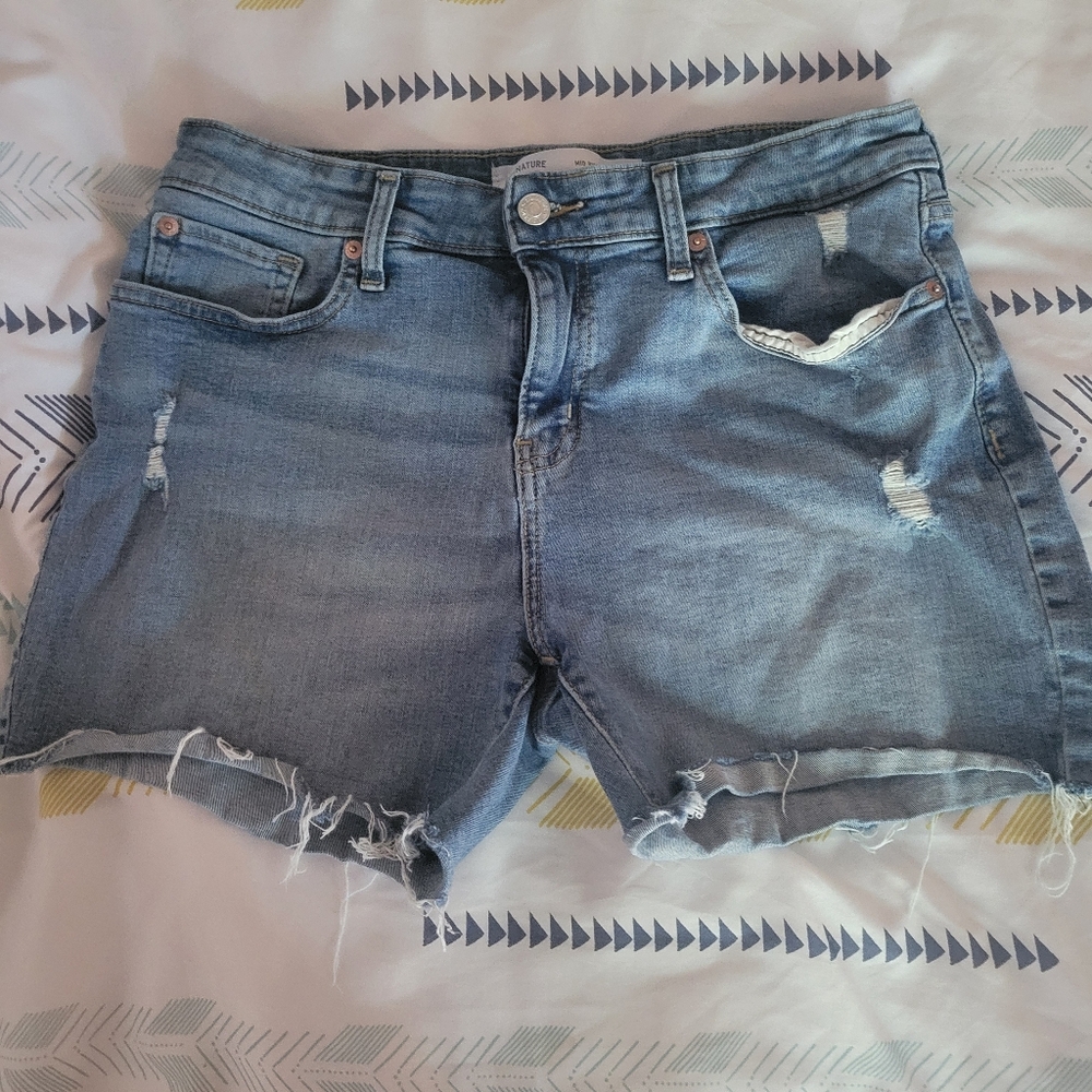 Levi's mid rise stretch shorts